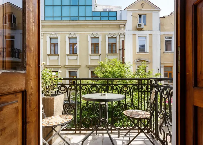 City Center Stylish 3 Bedroom Apartment