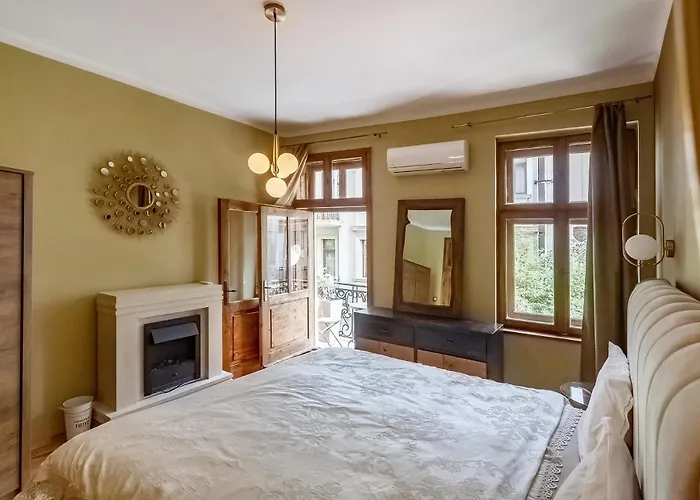 City Center Stylish 3 Bedroom Apartment