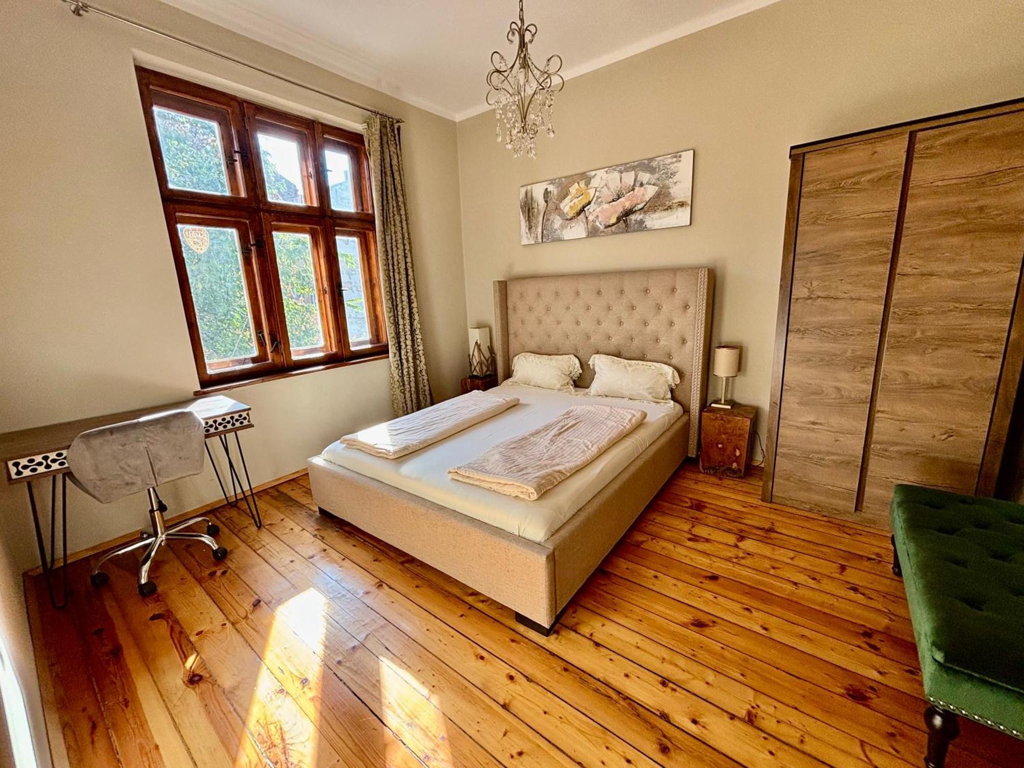 Center Stylish 3 Bedroom Apartament *