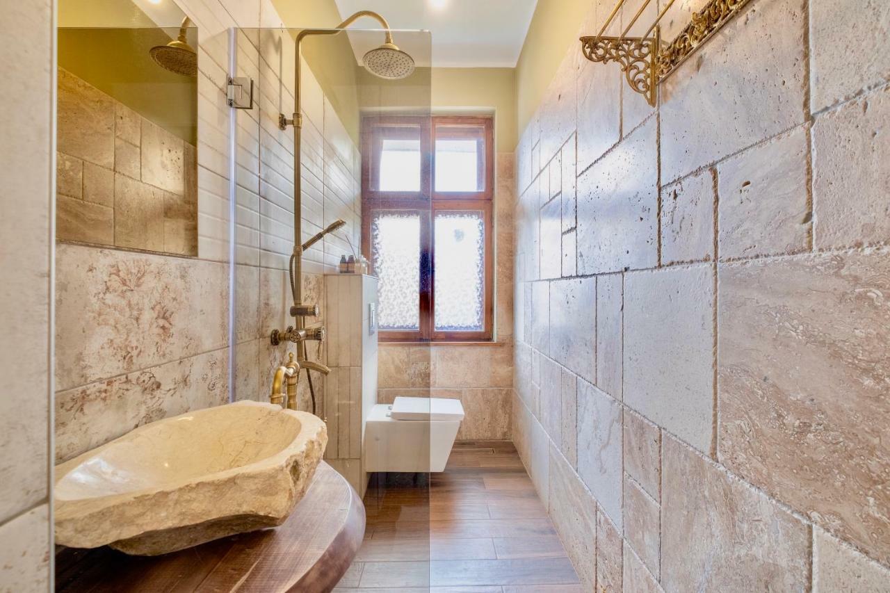 Center Stylish 3 Bedroom Apartament