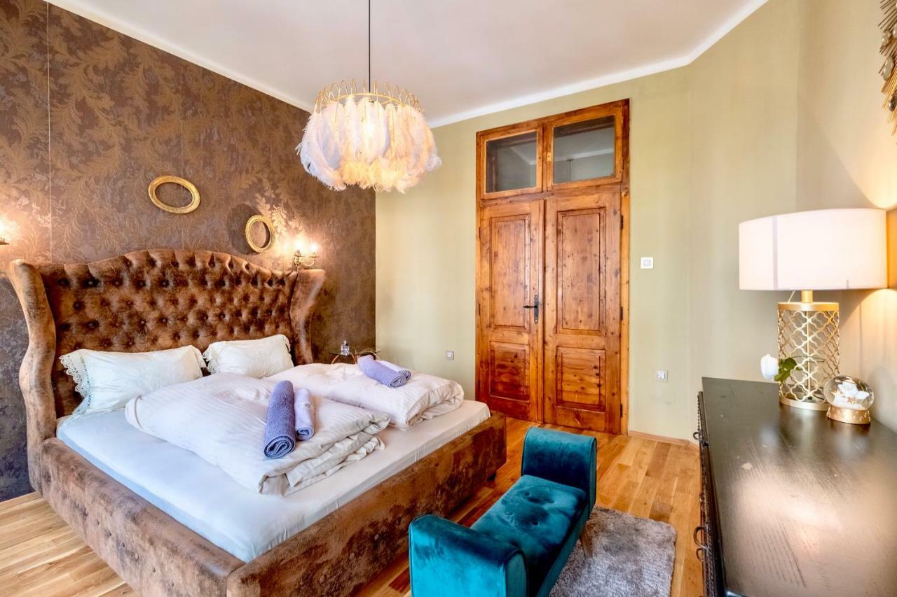 Center Stylish 3 Bedroom Sofia
