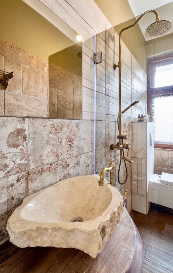 Center Stylish 3 Bedroom